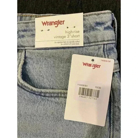 Wrangler Jean Shorts Women’s 10 30 High Rise Vintage 3” Light Wash Mom Cut Off - Picture 4 of 8